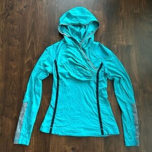 Lululemon Run For Your Life Cross Train Pullover Hoodie 
Size 6
Oasis Turquoise